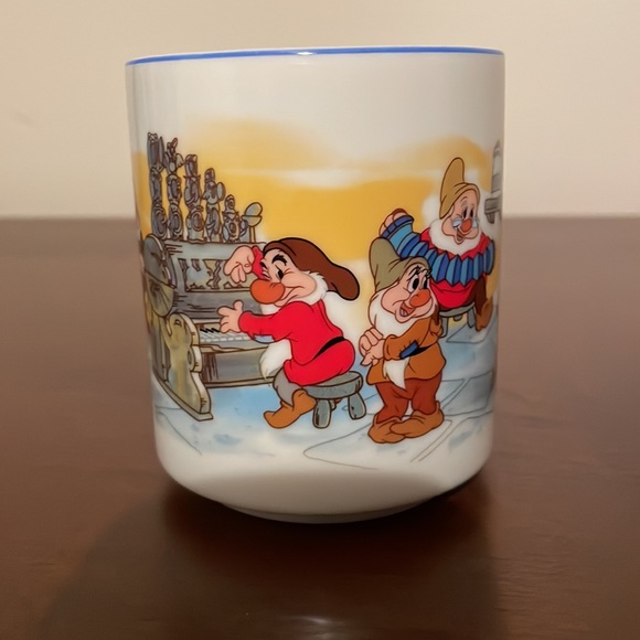Vintage Made in Japan Disneyland / Walt Disney World Snow White & 7 Dwarves Mug - Picture 6 of 12